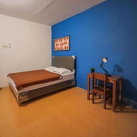 Syafa Homestay Syariah Mitra Reddoorz Tuban  Buitenkant foto