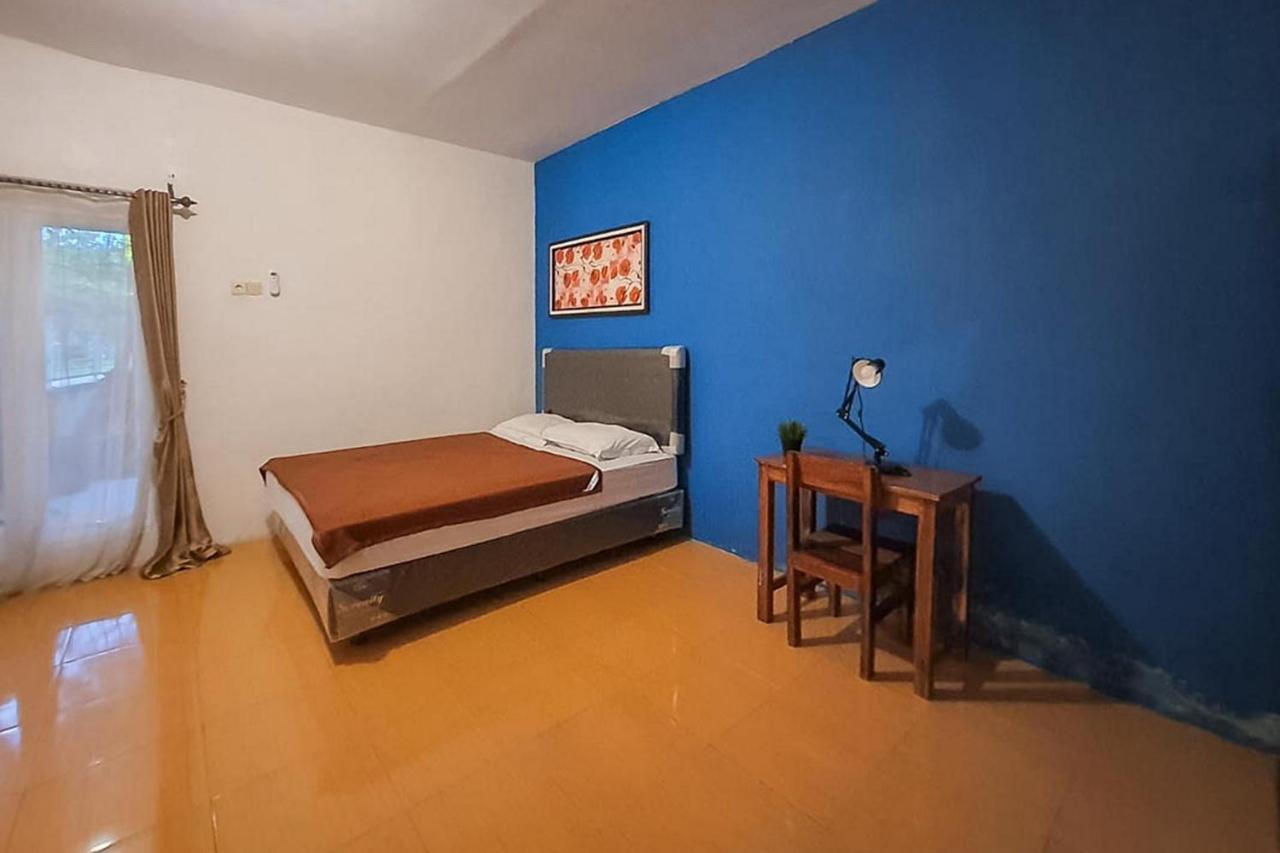 Syafa Homestay Syariah Mitra Reddoorz Tuban  Buitenkant foto
