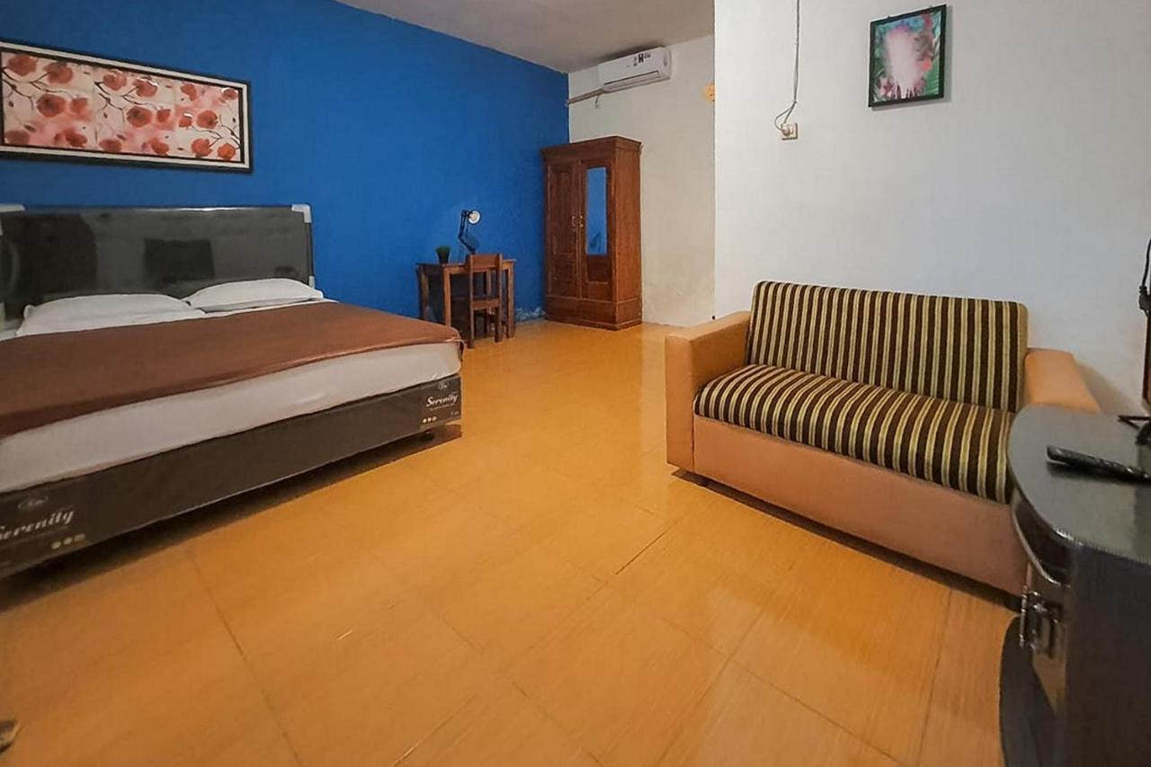 Syafa Homestay Syariah Mitra Reddoorz Tuban  Buitenkant foto