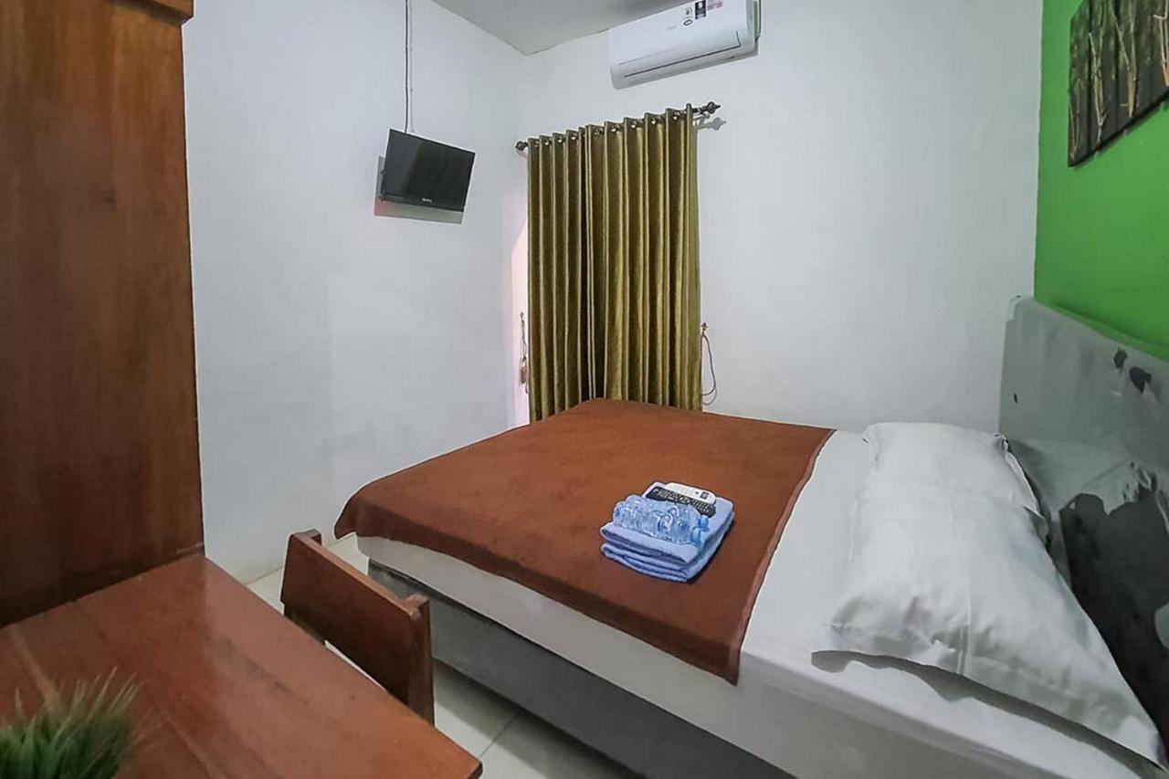Syafa Homestay Syariah Mitra Reddoorz Tuban  Buitenkant foto