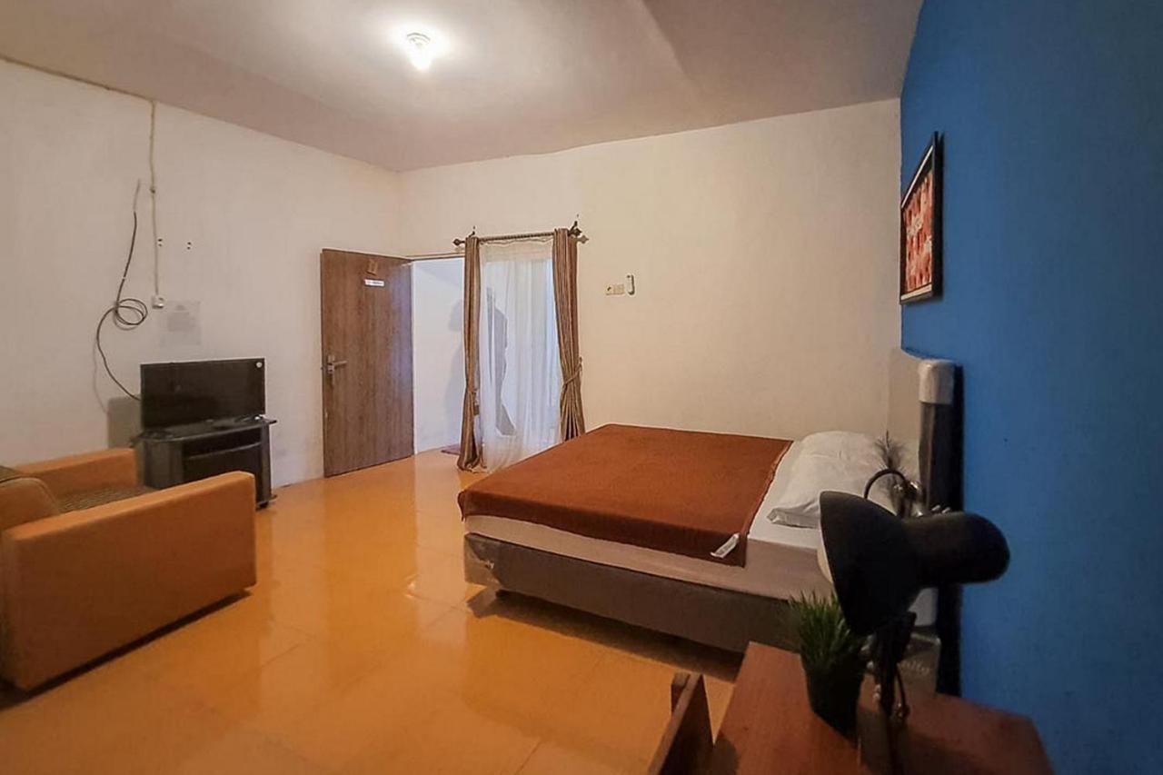 Syafa Homestay Syariah Mitra Reddoorz Tuban  Buitenkant foto
